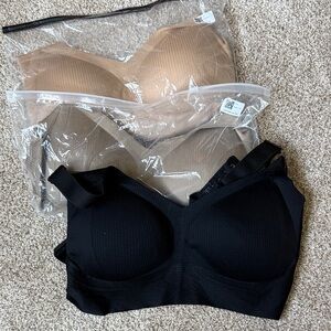 Seamless Scoop Neck Comfort Bra - Black & Nude